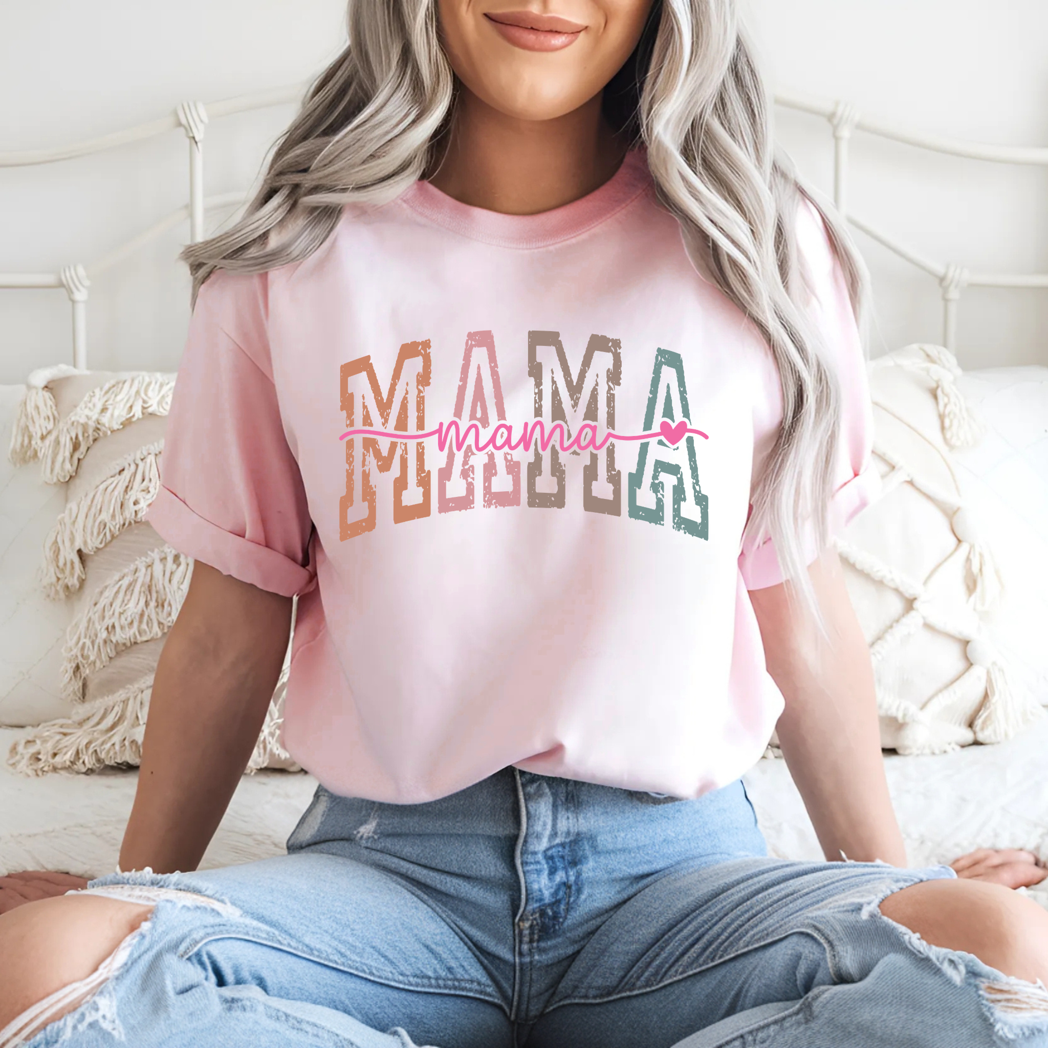 Retro Mama Graphic Tee – Vintage Style Mom Shirt – Cute Motherhood Tee
